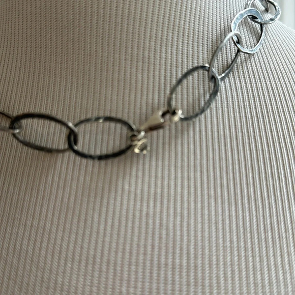 Silpada Hammered Oval Link Oxidized Sterling Silver Necklace, Like New - Picture 3 of 3